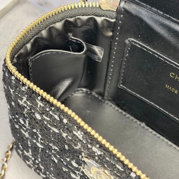 Chanel Tweed Vanity Case with Chain — GWP / Brand New - Picture 9 of 13